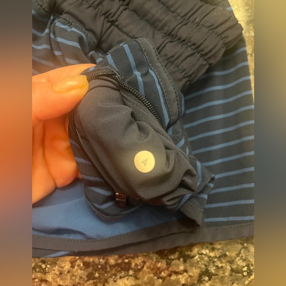 Vintage Lululemon, tacker run shorts in navy with royal blue striping, Sz 4 - Picture 3 of 3